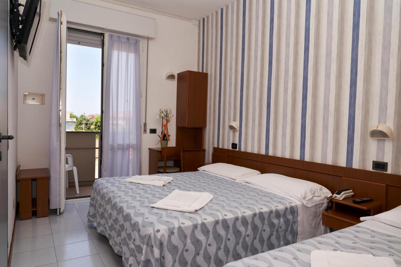 Hotel Atlantic Rimini Zewnętrze zdjęcie