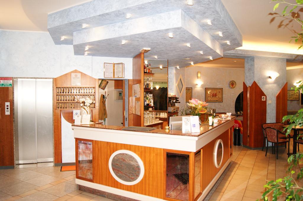 Hotel Atlantic Rimini Zewnętrze zdjęcie